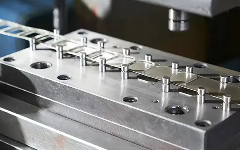 Những thiết bị nào được sử dụng để dập?