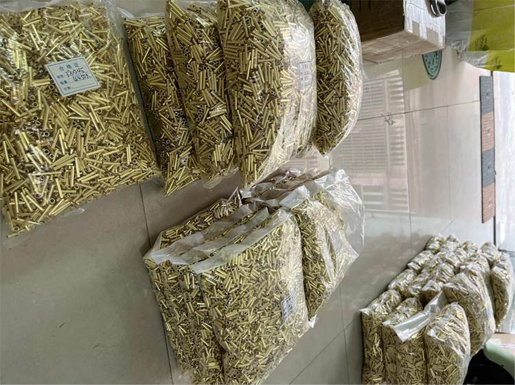 Một lô hàng đinh tán hình ống bằng đồng lớn khác đến Malaysia!