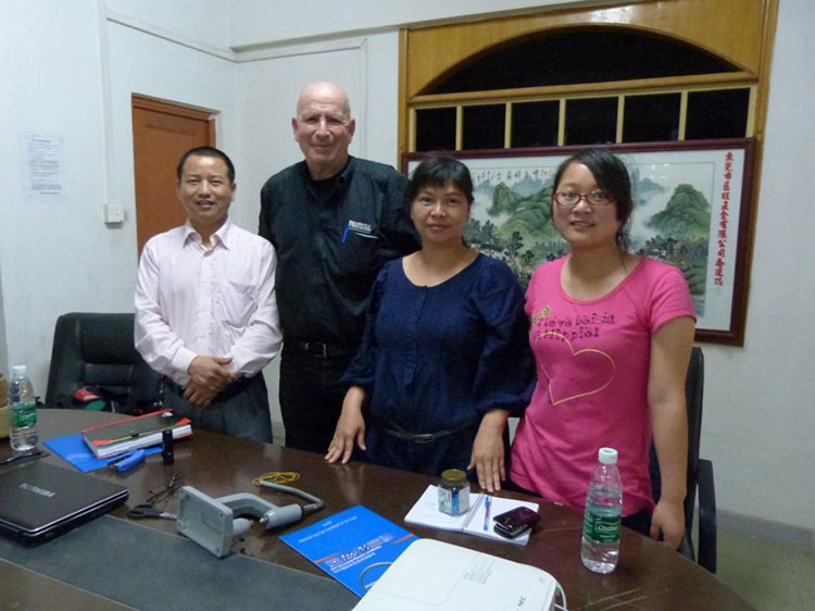 Chào mừng người bạn Áo Peter đến với Nuote Metals