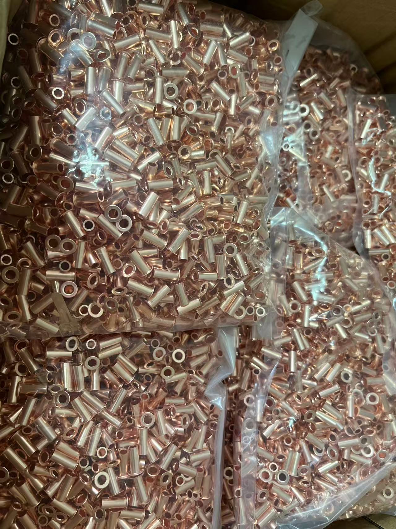 Nuote Metals vận chuyển đinh tán hình ống đồng DIN 7340 A đến Hungary - Lô nhỏ, độ chính xác hoàn toàn