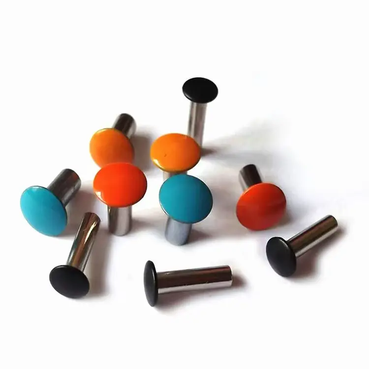 Sơn đinh tán đầy màu sắc