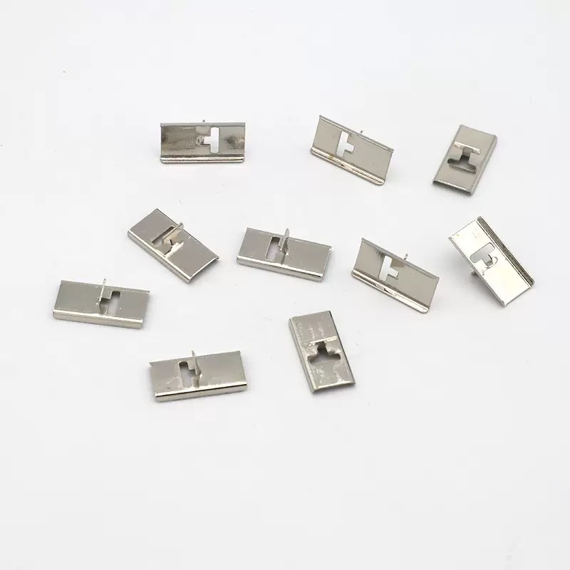 Dập kim loại tiến bộ